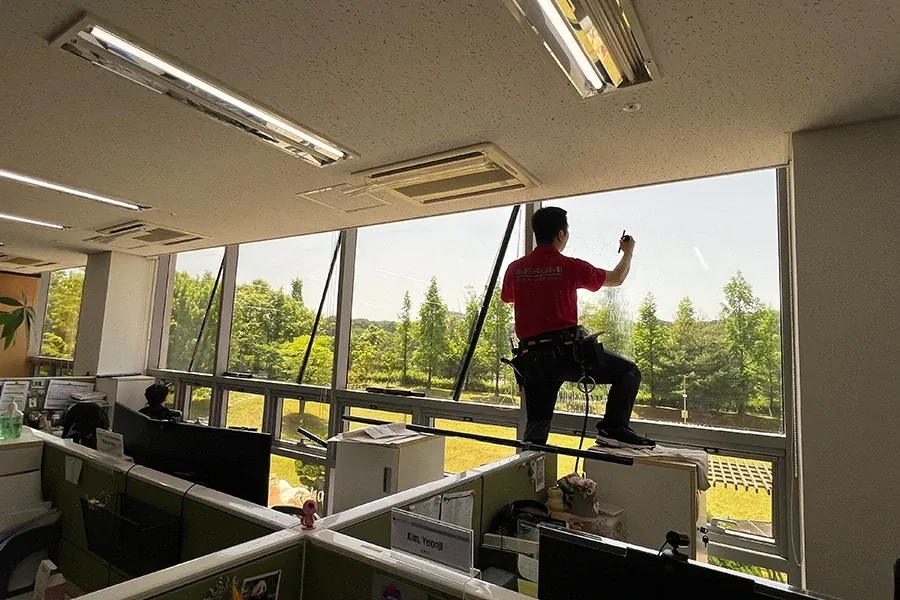 전남 목포 항만 인근 사무동 통유리 시공 후 전경